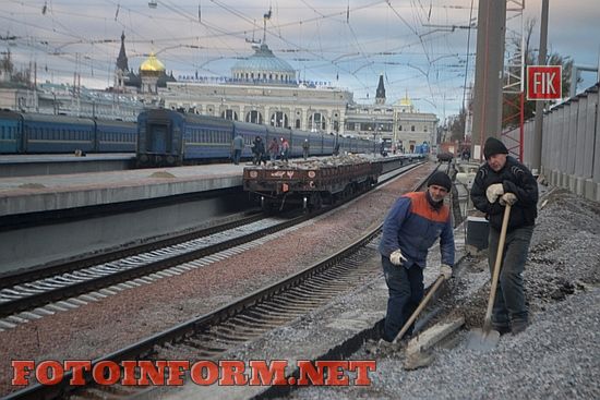 В Одесі завершуються комплексні ремонтні роботи на залізничному вокзалі. Роботи тривають вже майже два місяці і їх заплановано завершити до Дня святкування 150-річного ювілею Одеської залізниці – 4 грудня.
